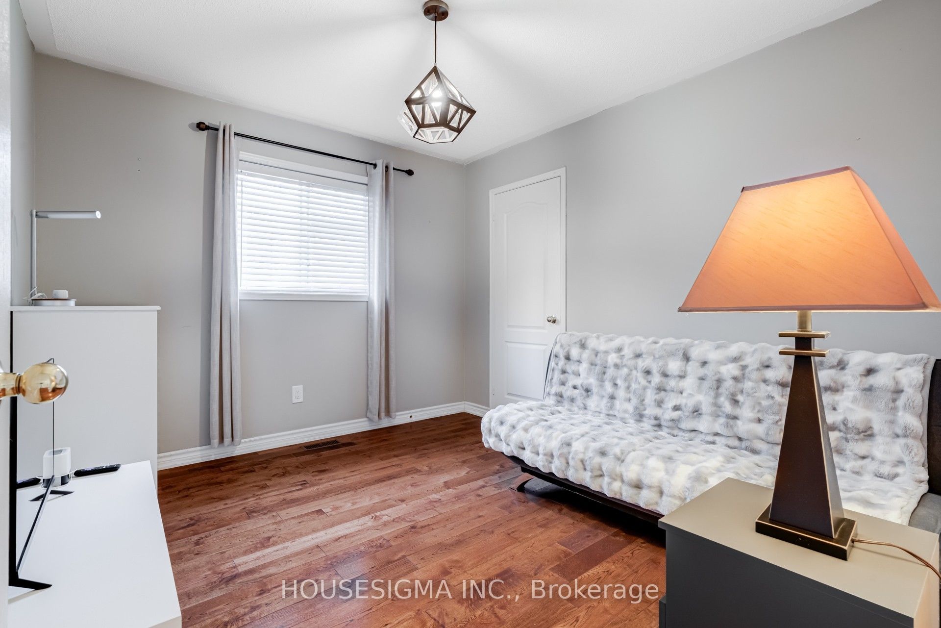 1475 Ravensmoor Crescent Property Photo 20