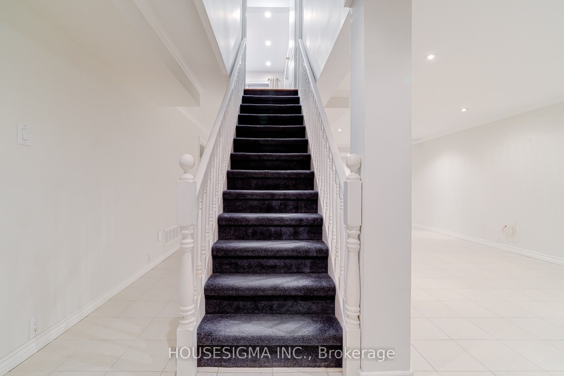 1475 Ravensmoor Crescent Property Photo 25