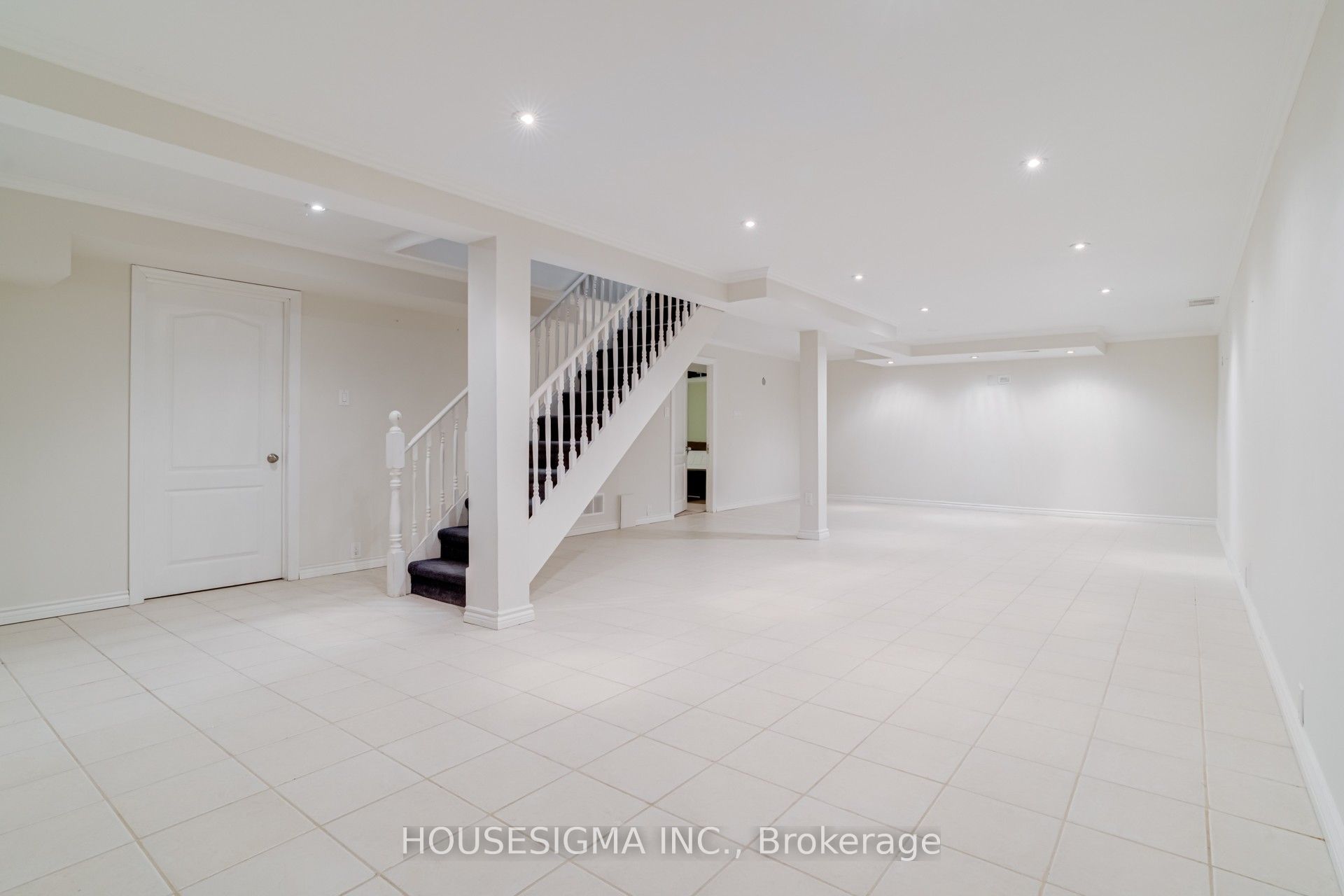 1475 Ravensmoor Crescent Property Photo 26