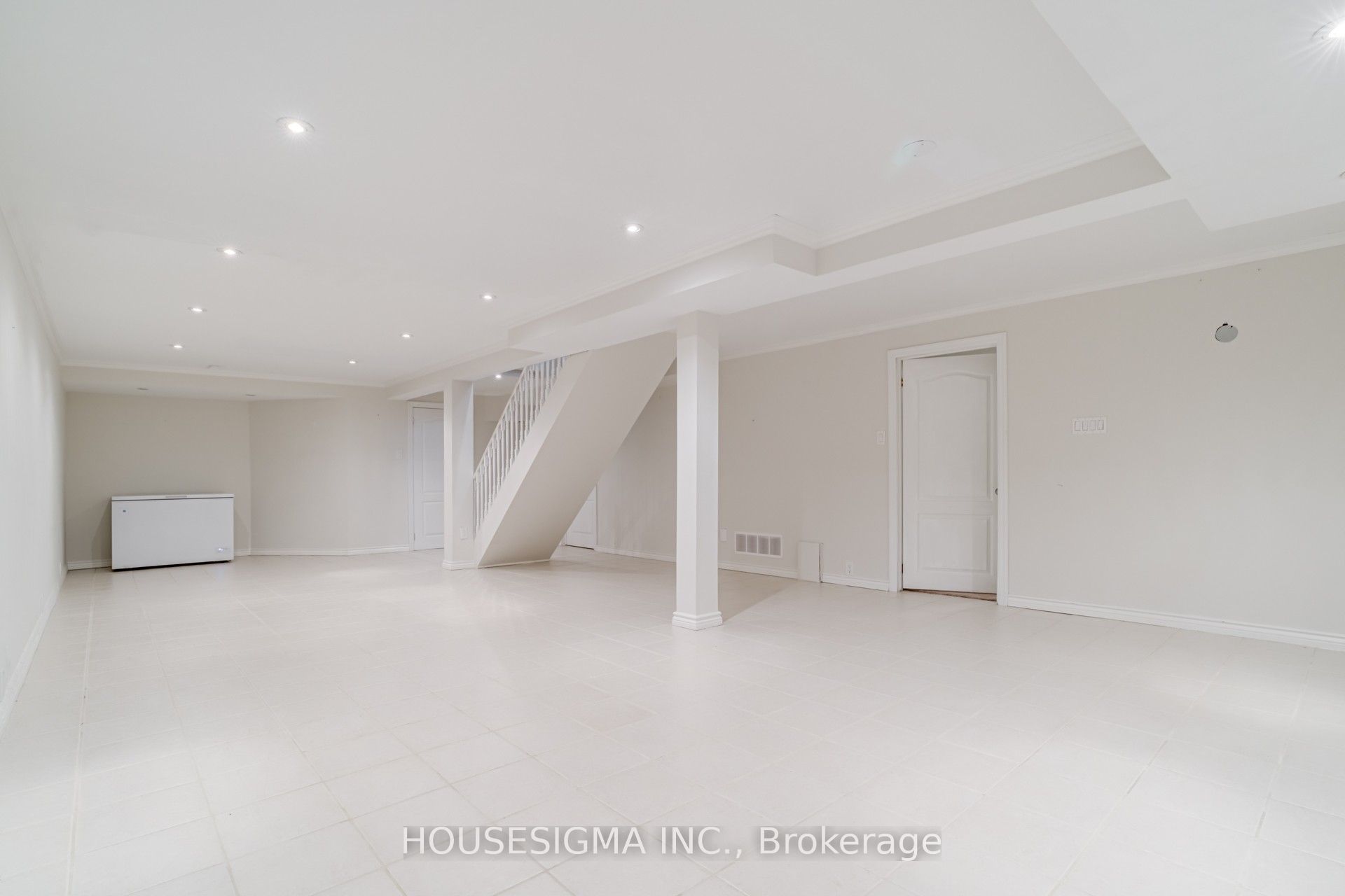 1475 Ravensmoor Crescent Property Photo 27