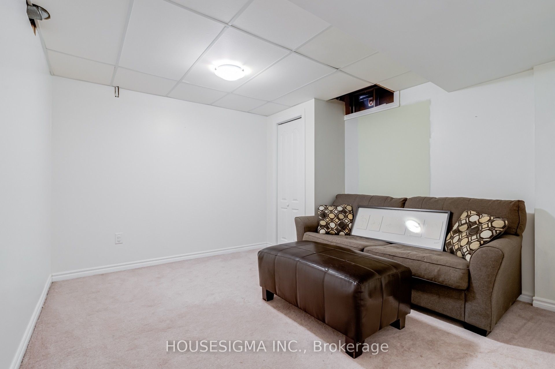 1475 Ravensmoor Crescent Property Photo 28