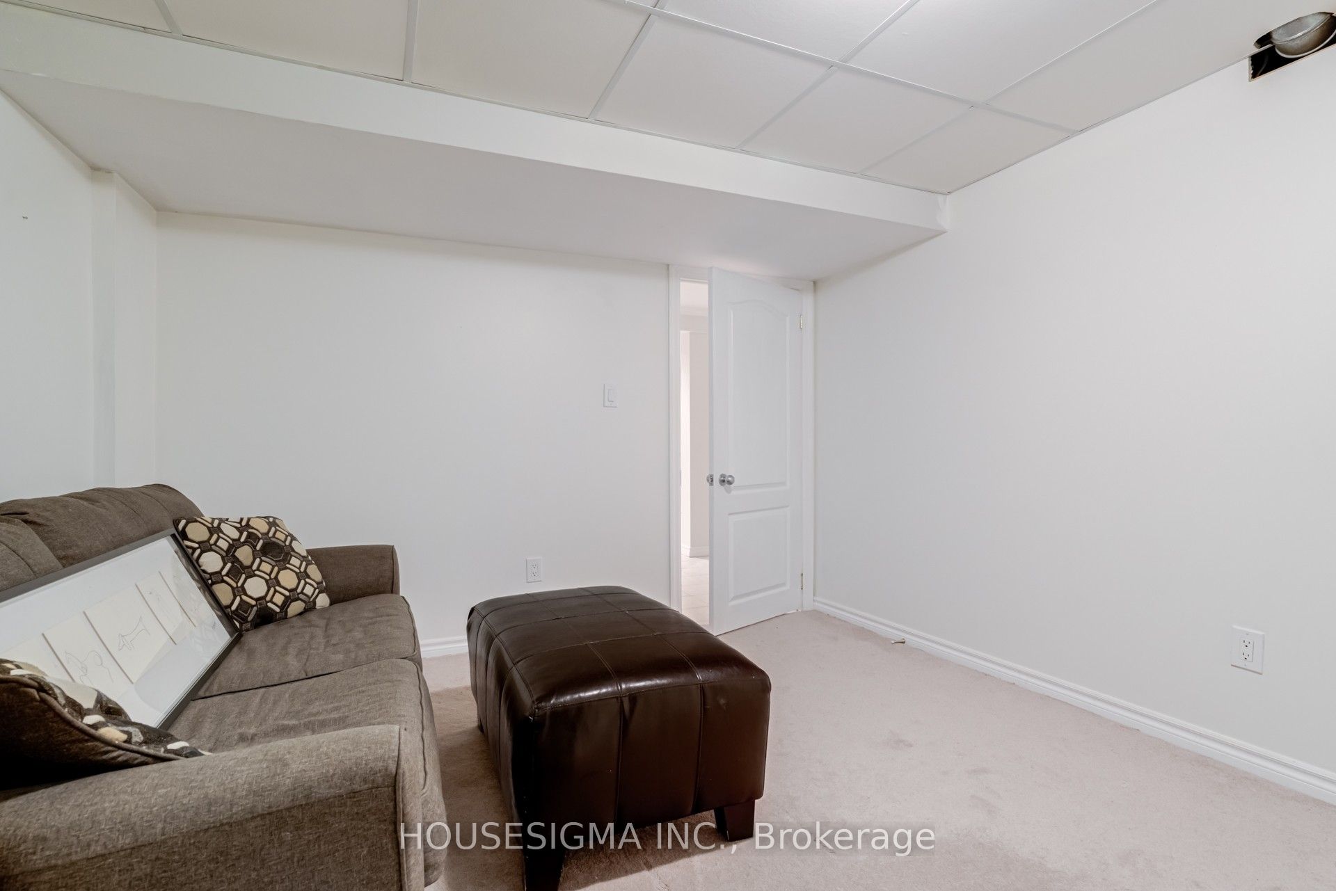 1475 Ravensmoor Crescent Property Photo 29