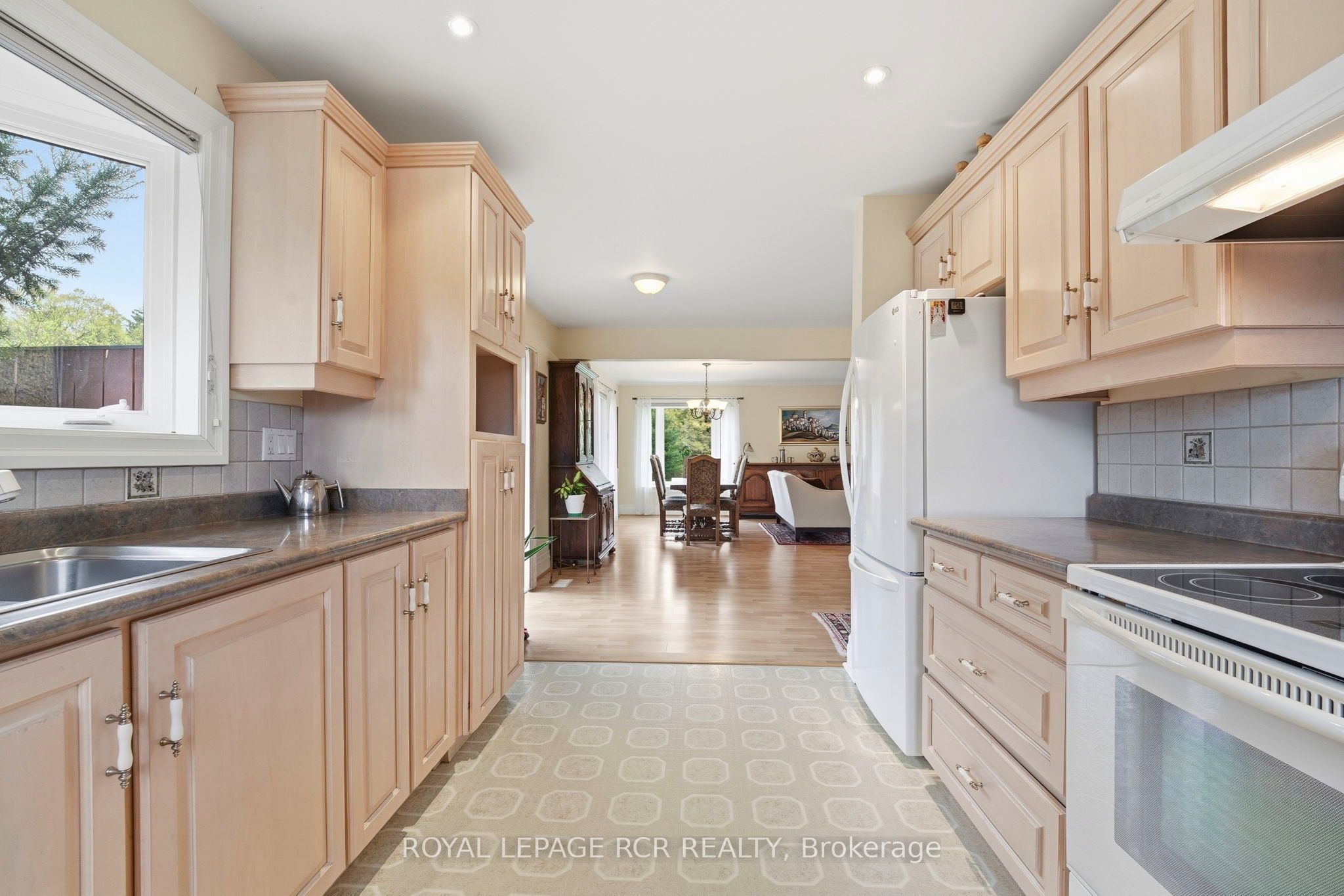28 Reddington Drive 1 Property Photo 11