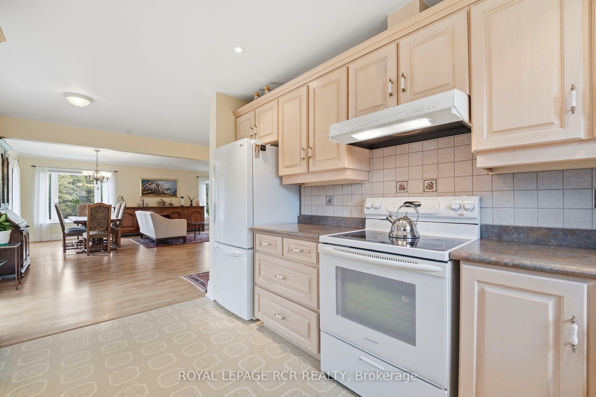 28 Reddington Drive 1 Property Photo 12