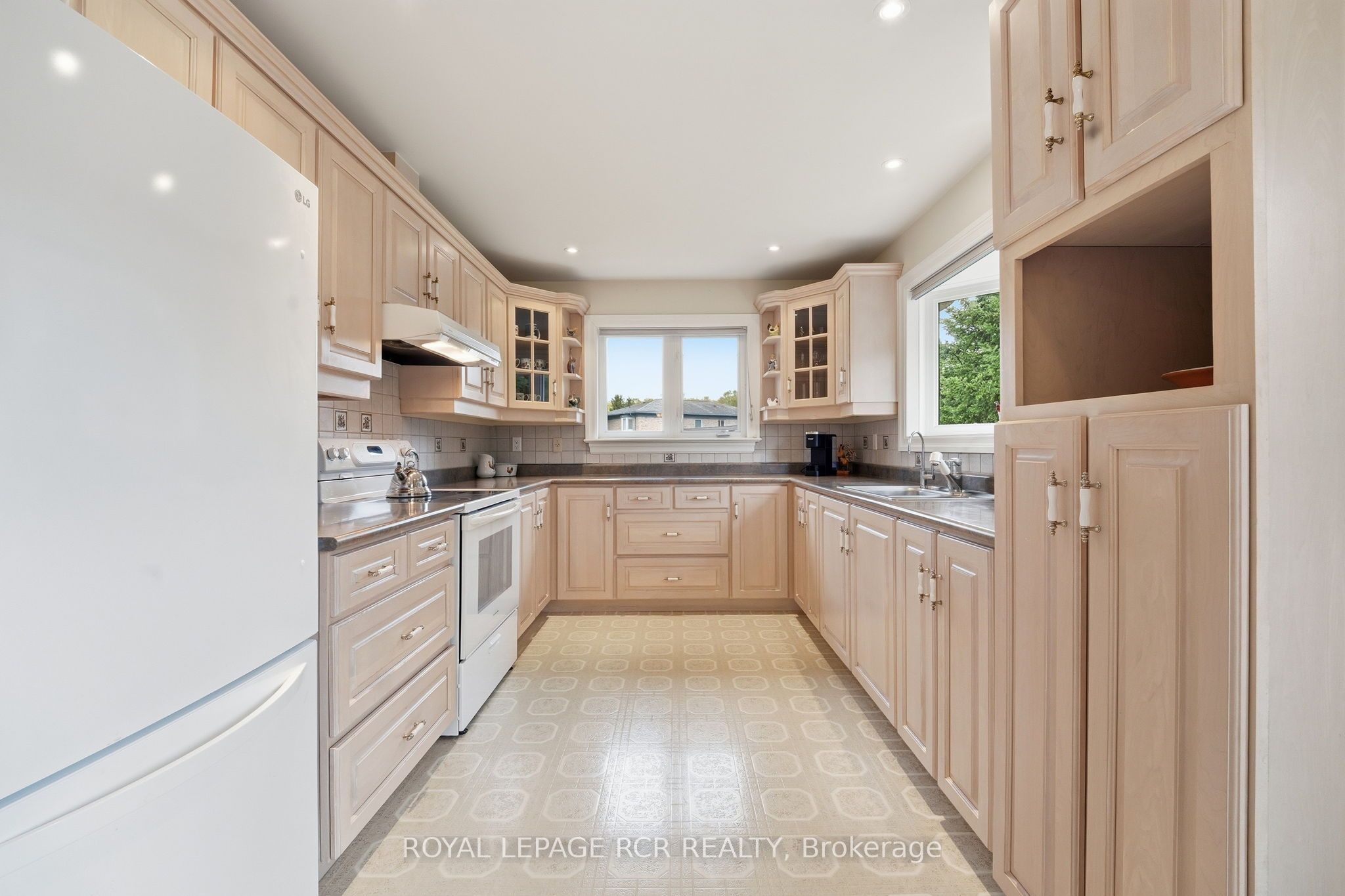 28 Reddington Drive 1 Property Photo 13