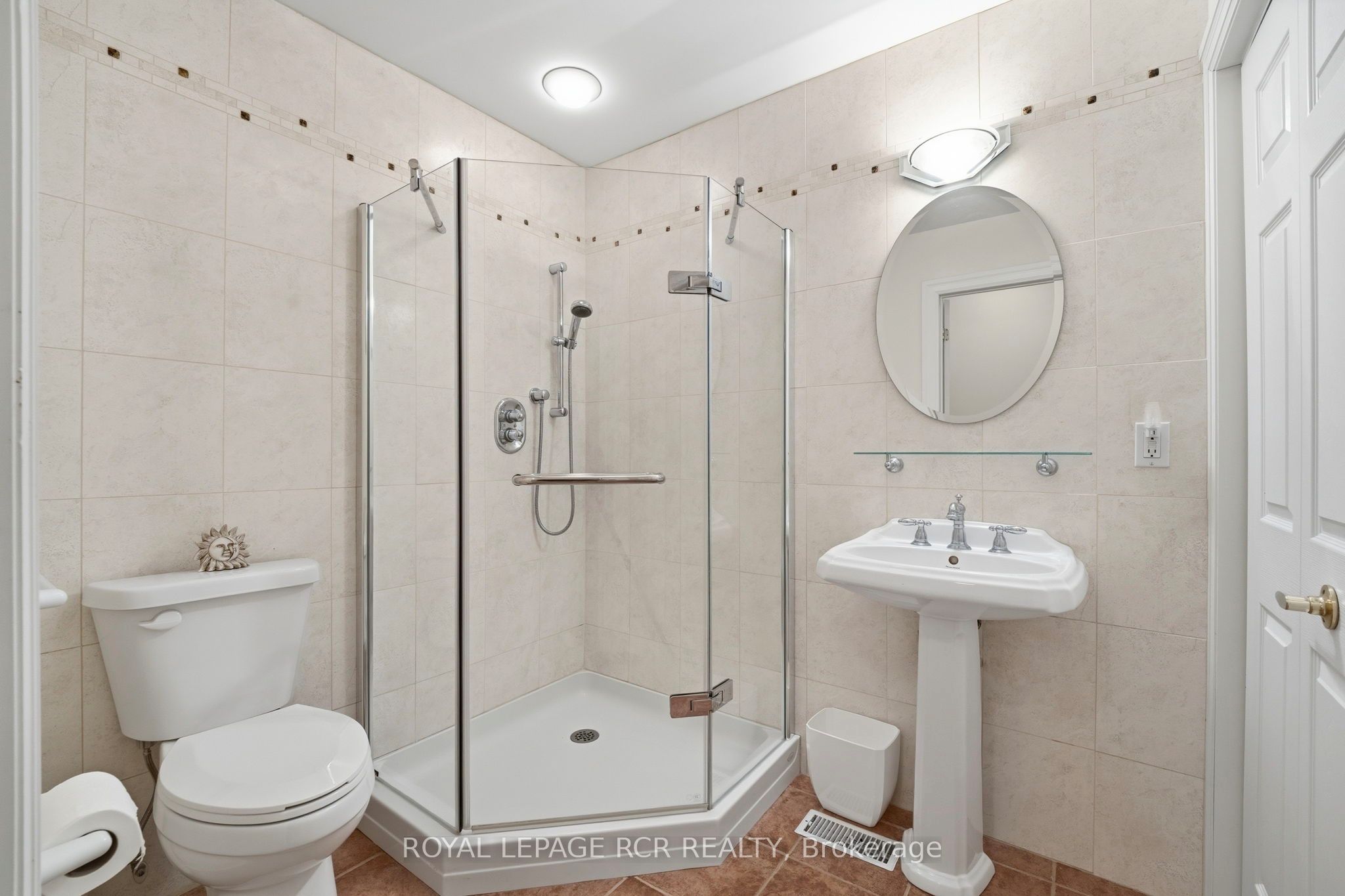 28 Reddington Drive 1 Property Photo 19