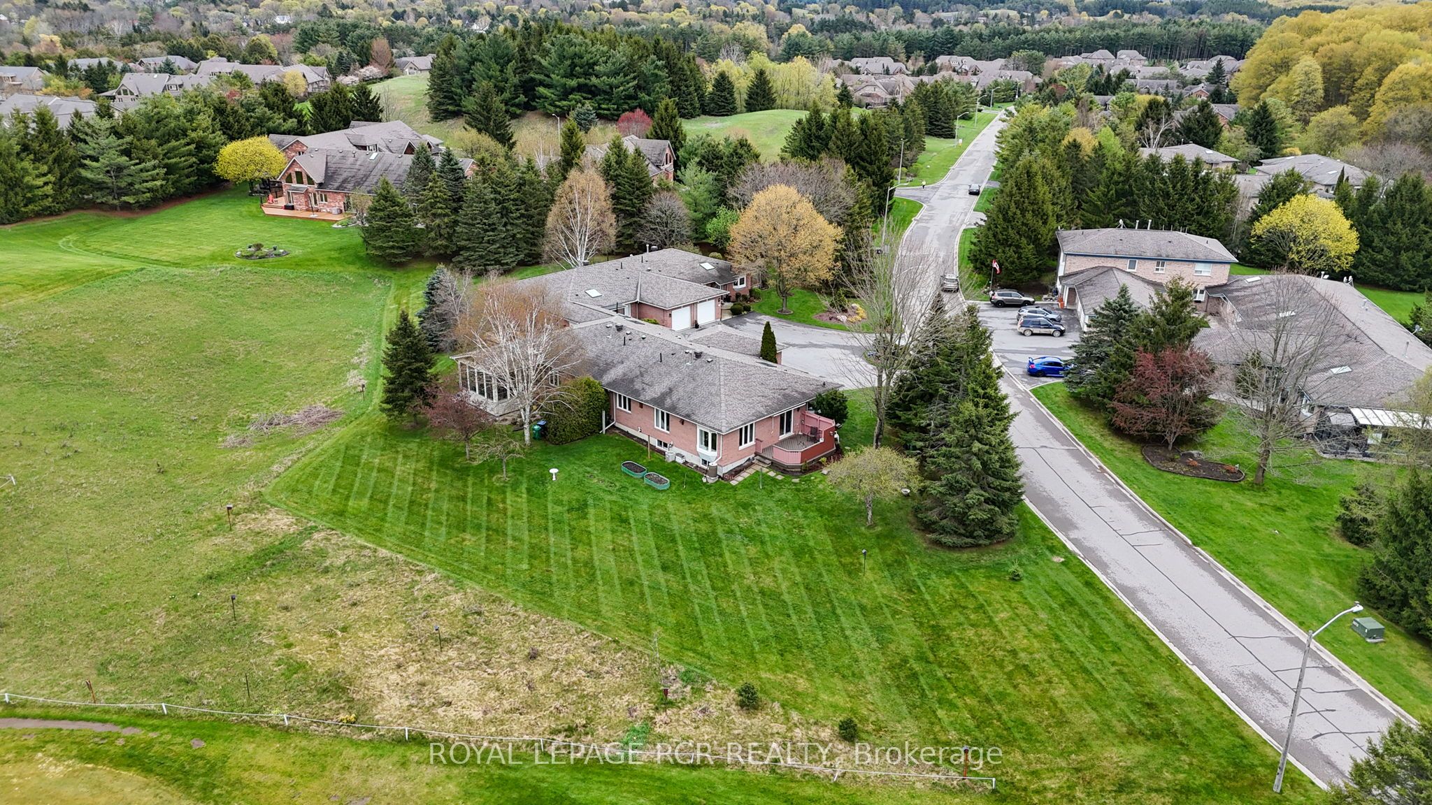 28 Reddington Drive 1 Property Photo 33