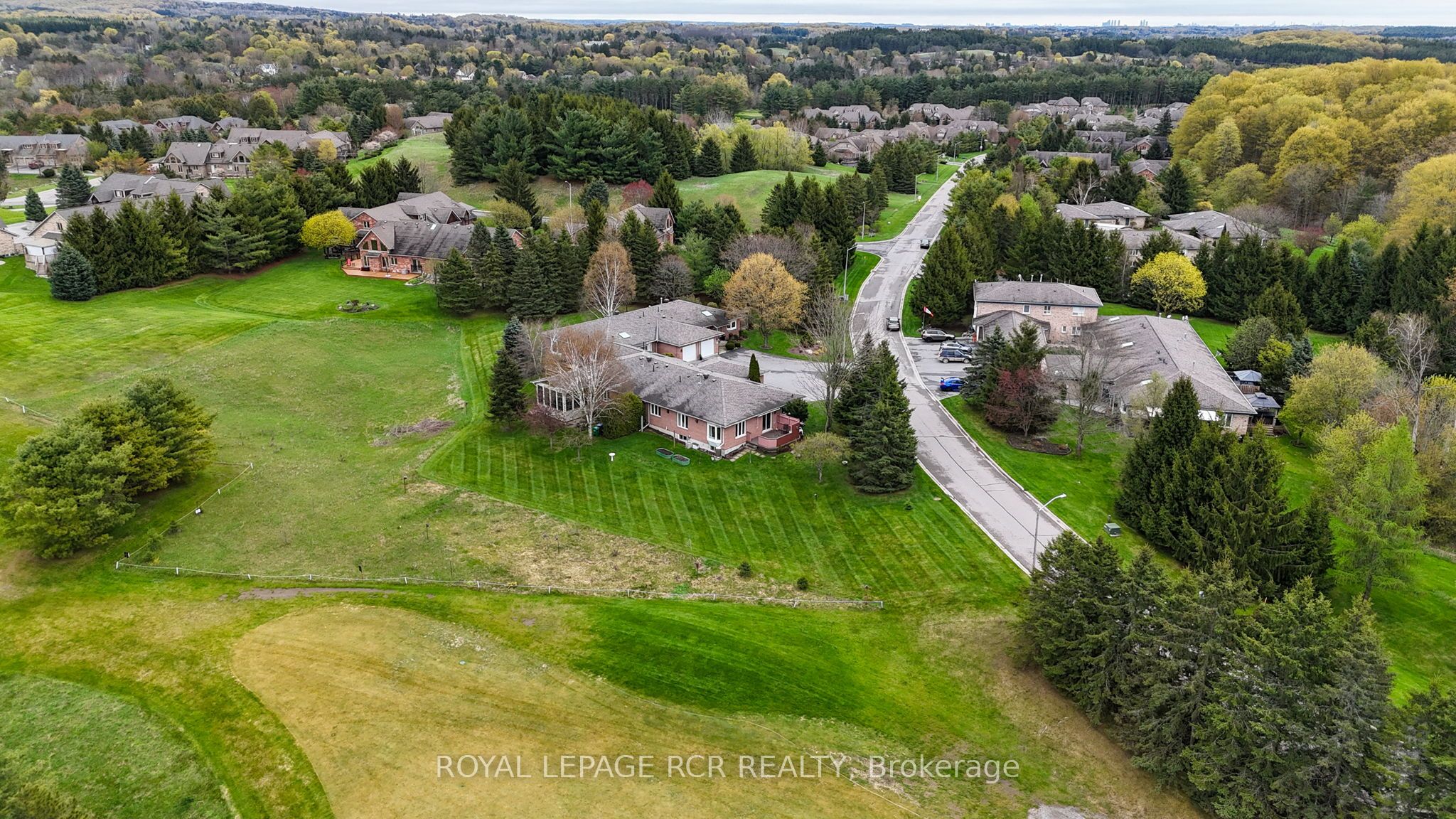 28 Reddington Drive 1 Property Photo 35