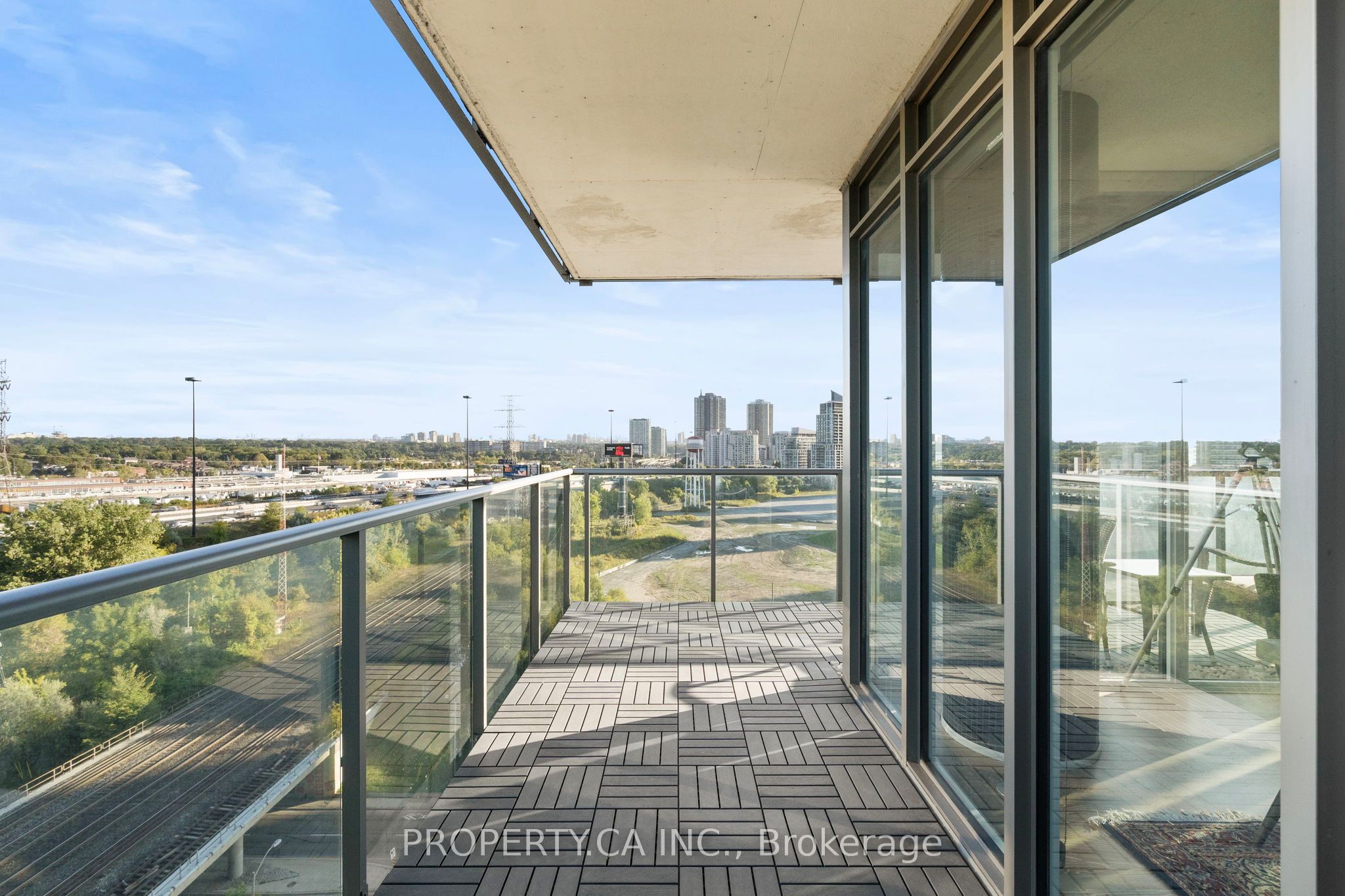 90 Park Lawn Road 1211 Property Photo 37
