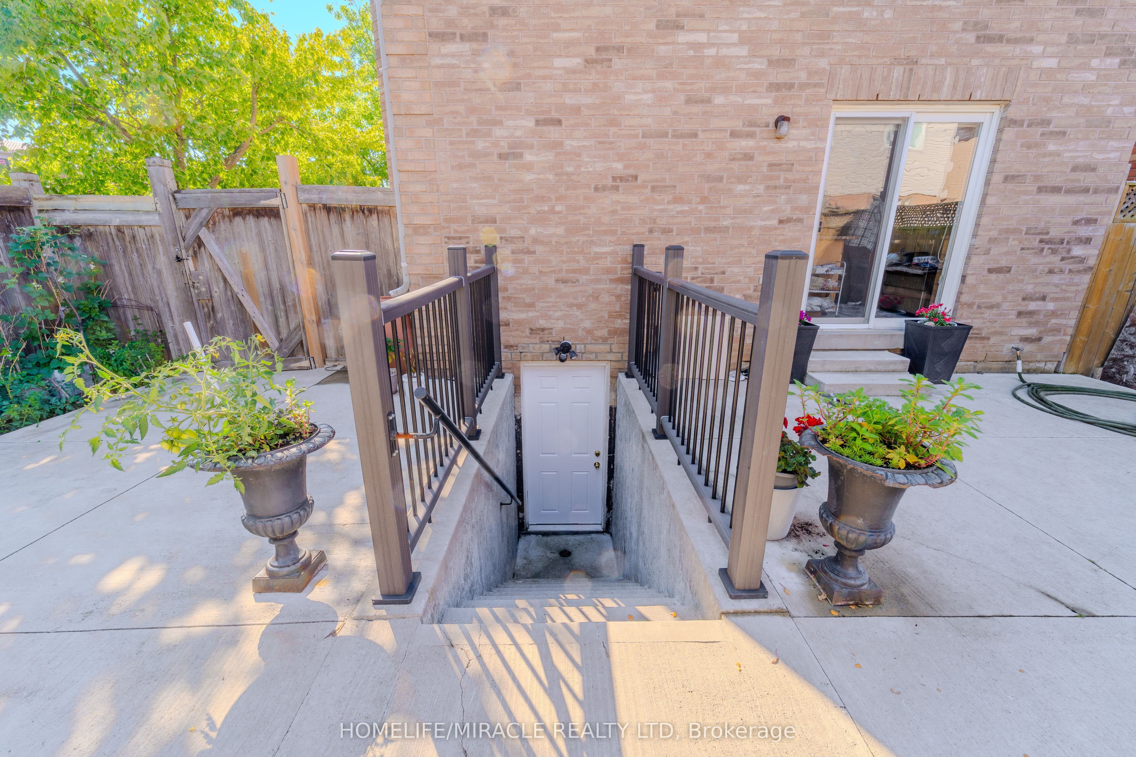 324 Edenbrook Hill Drive Property Photo 26