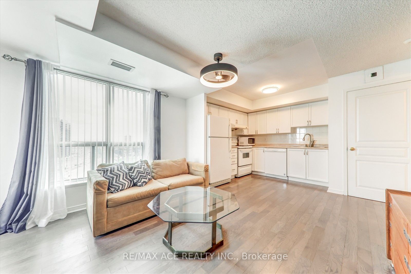 2545 Erin Centre Boulevard 1803 Property Photo 19