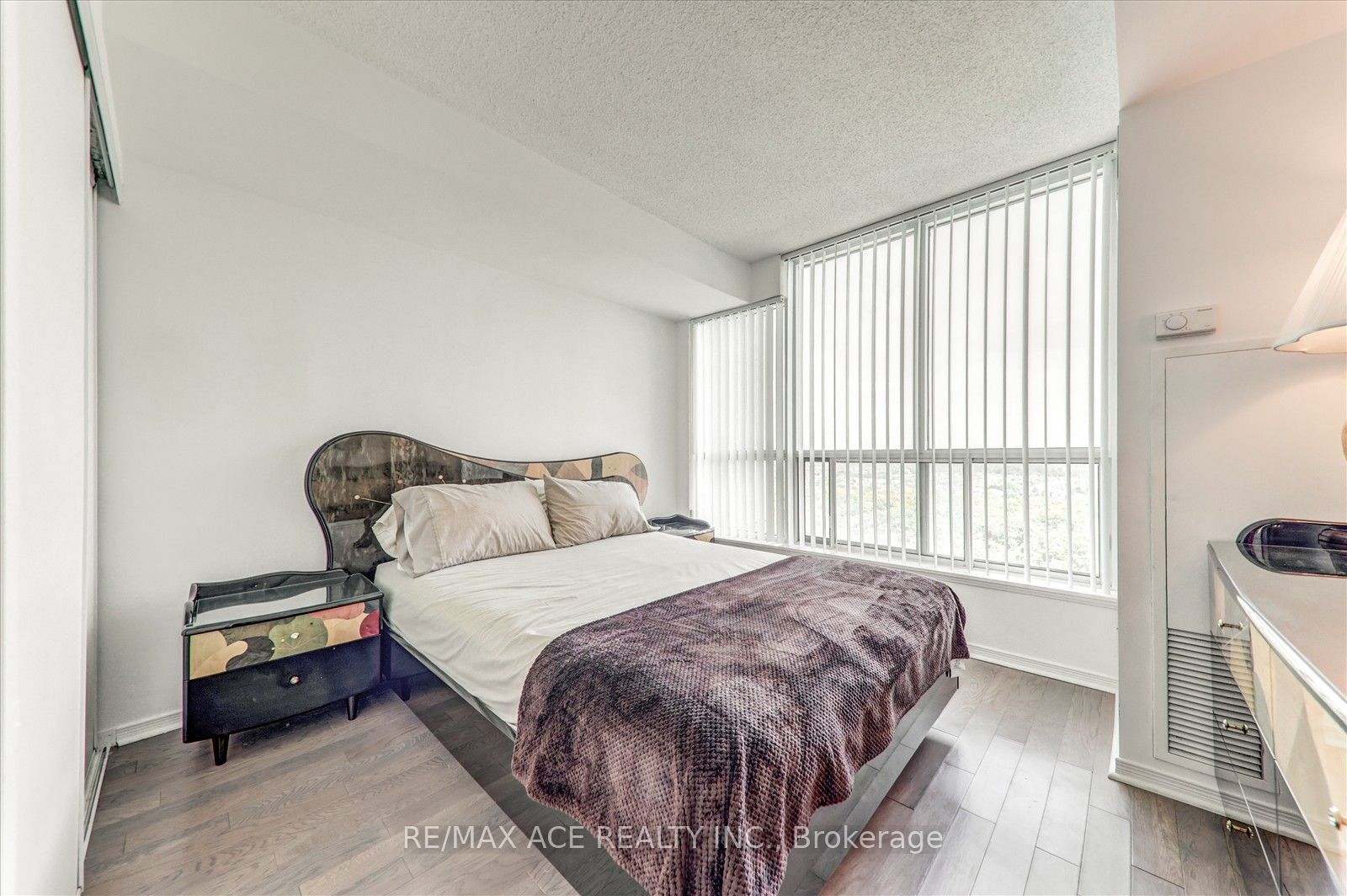 2545 Erin Centre Boulevard 1803 Property Photo 20