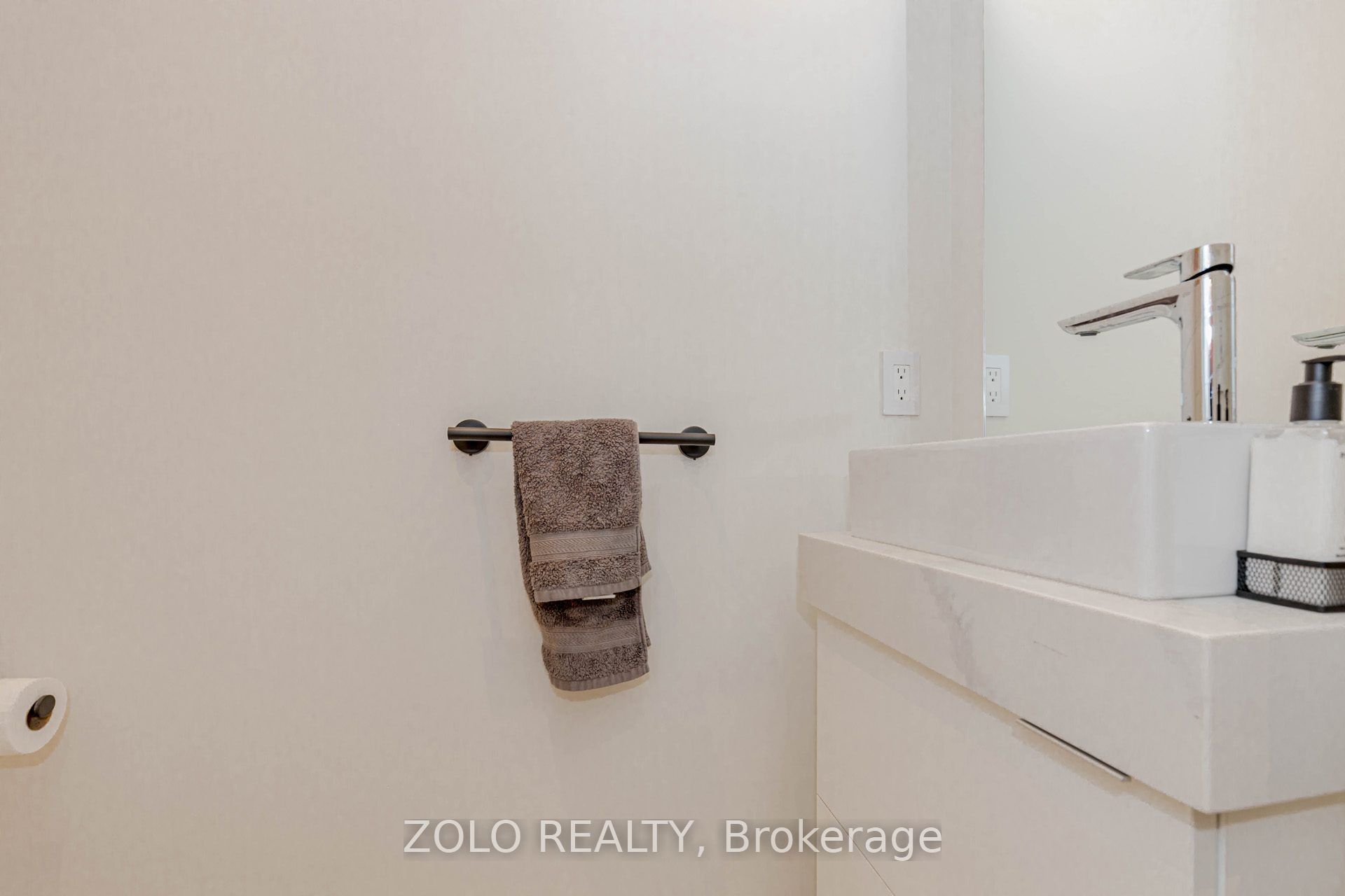 123 Maurice Drive 208 Property Photo 16