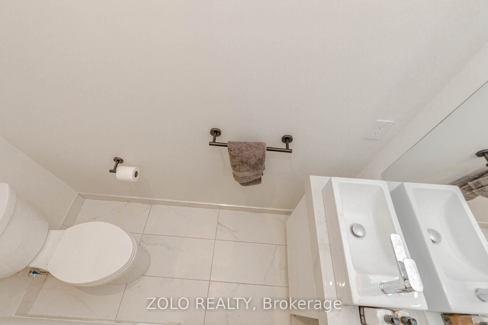 123 Maurice Drive 208 Property Photo 17