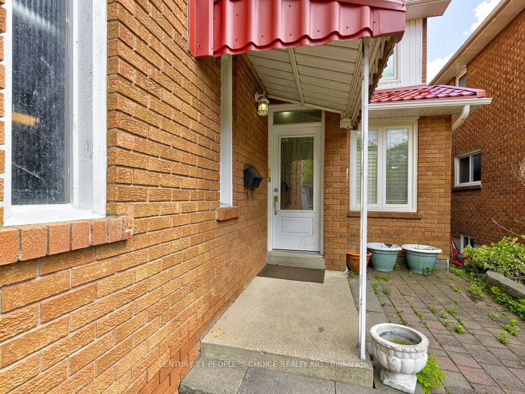 103 Whitchurch Mews Property Photo 4