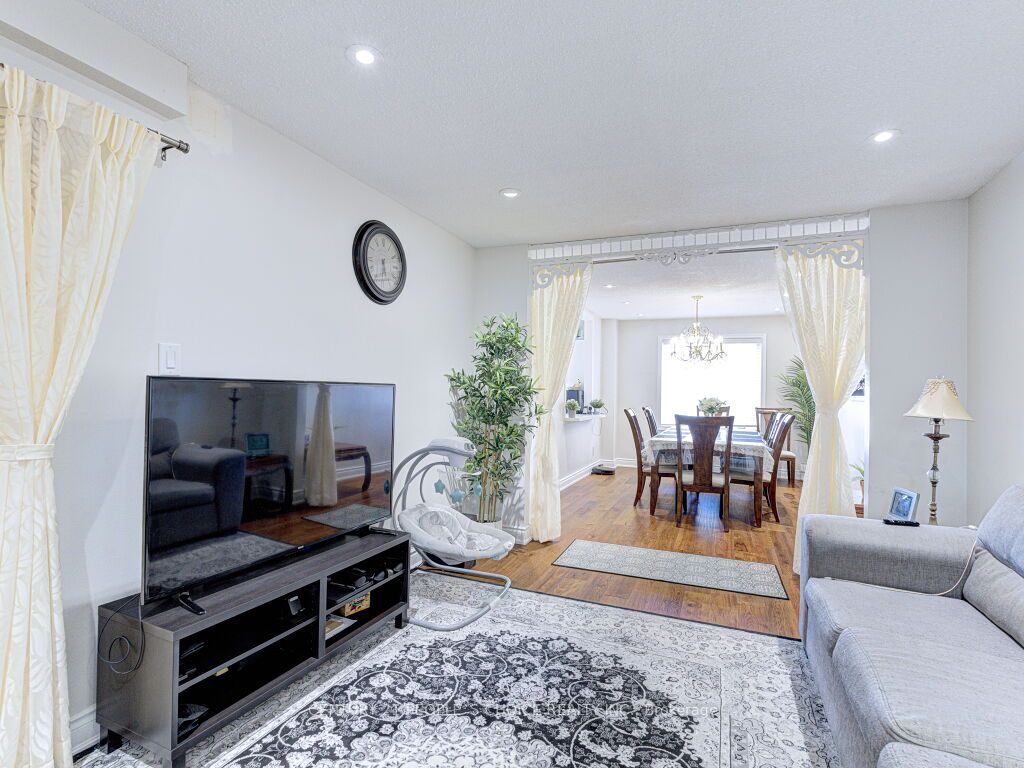 103 Whitchurch Mews Property Photo 7