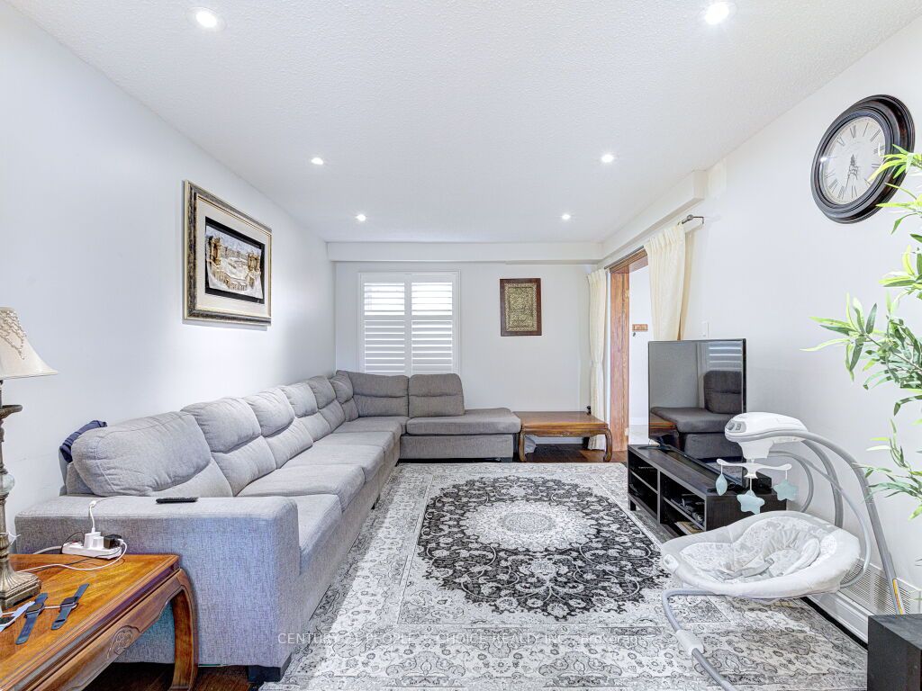 103 Whitchurch Mews Property Photo 8