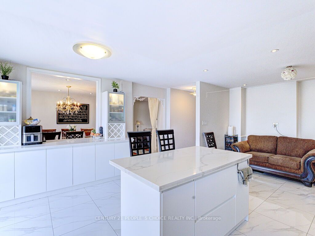 103 Whitchurch Mews Property Photo 14