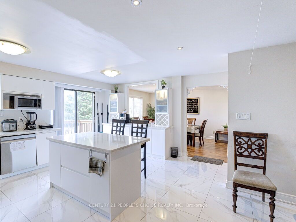 103 Whitchurch Mews Property Photo 15