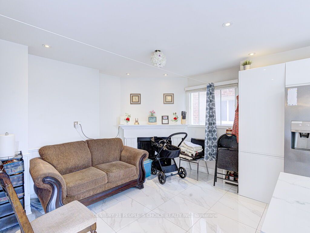 103 Whitchurch Mews Property Photo 16