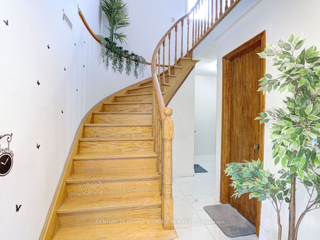 103 Whitchurch Mews Property Photo 20
