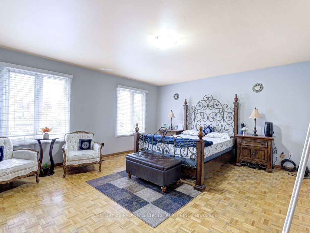 103 Whitchurch Mews Property Photo 24