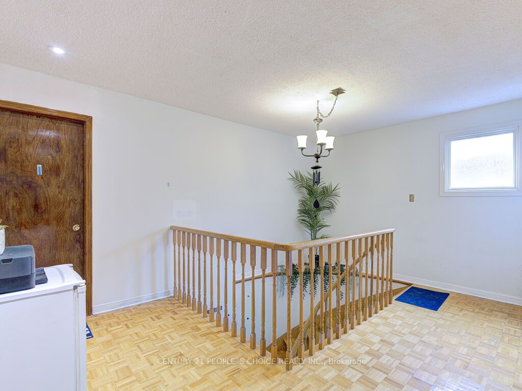 103 Whitchurch Mews Property Photo 32