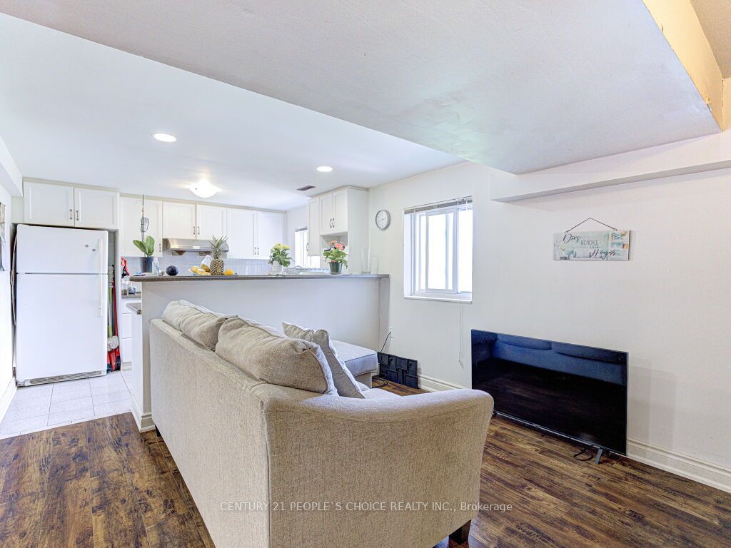 103 Whitchurch Mews Property Photo 37