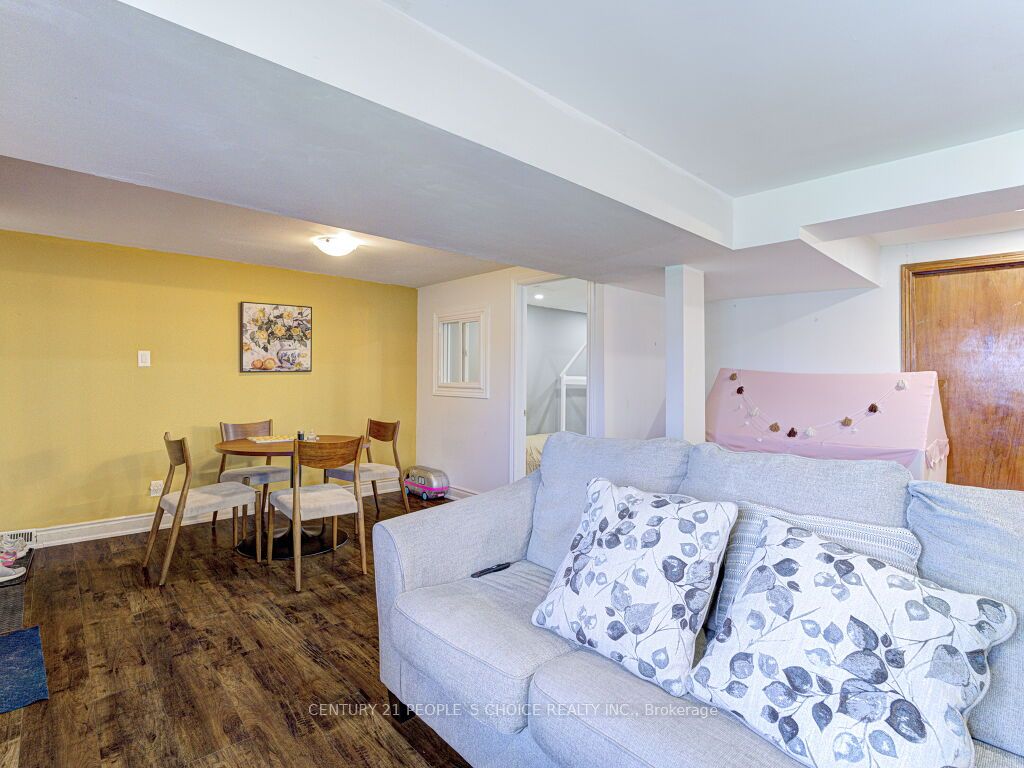 103 Whitchurch Mews Property Photo 38