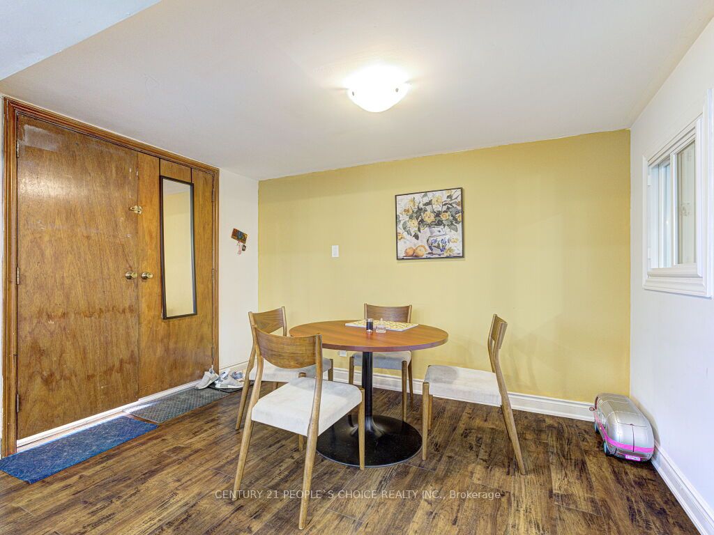 103 Whitchurch Mews Property Photo 39
