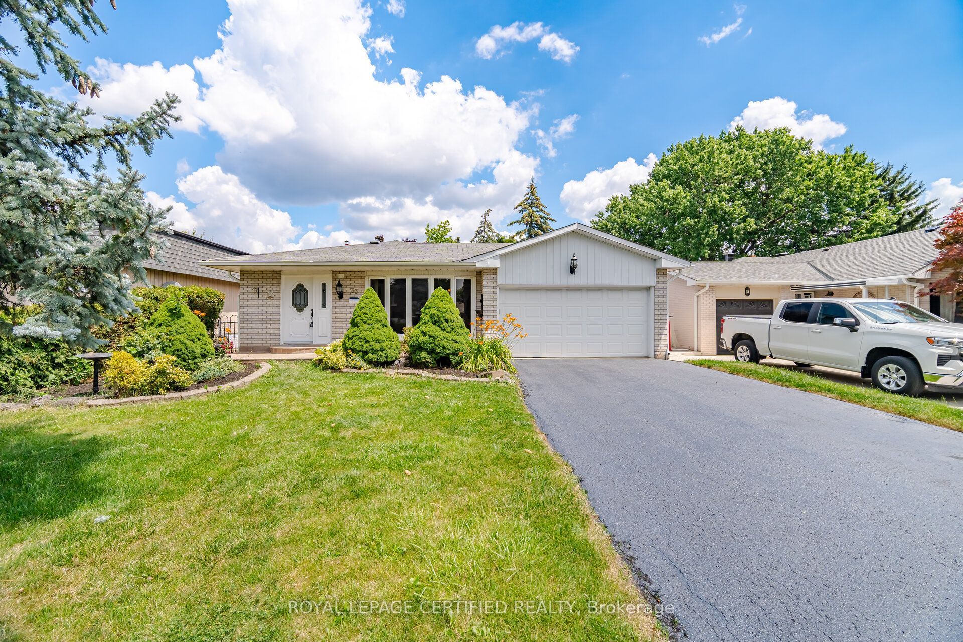 33 Grassmere Crescent Property Photo 1