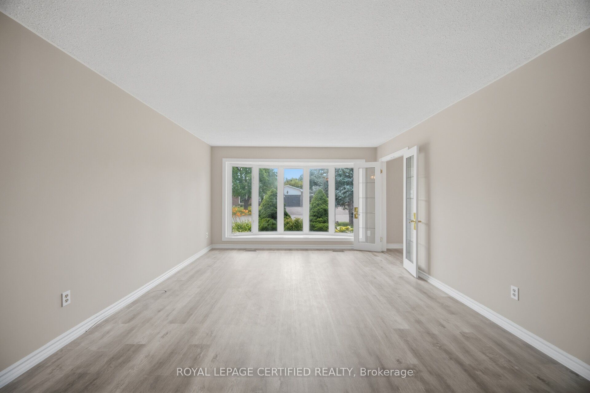 33 Grassmere Crescent Property Photo 18