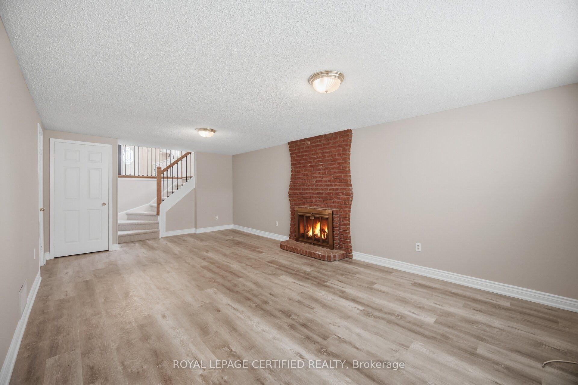 33 Grassmere Crescent Property Photo 32