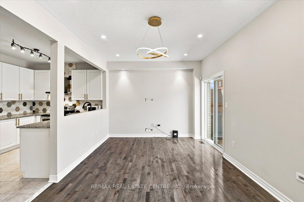1053 Job Crescent Property Photo 16