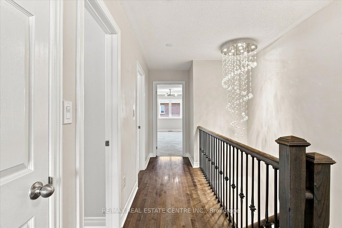 1053 Job Crescent Property Photo 17
