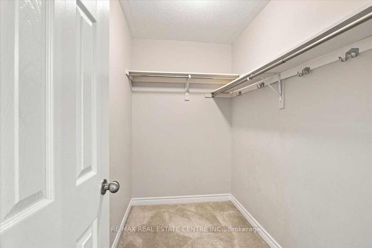 1053 Job Crescent Property Photo 24