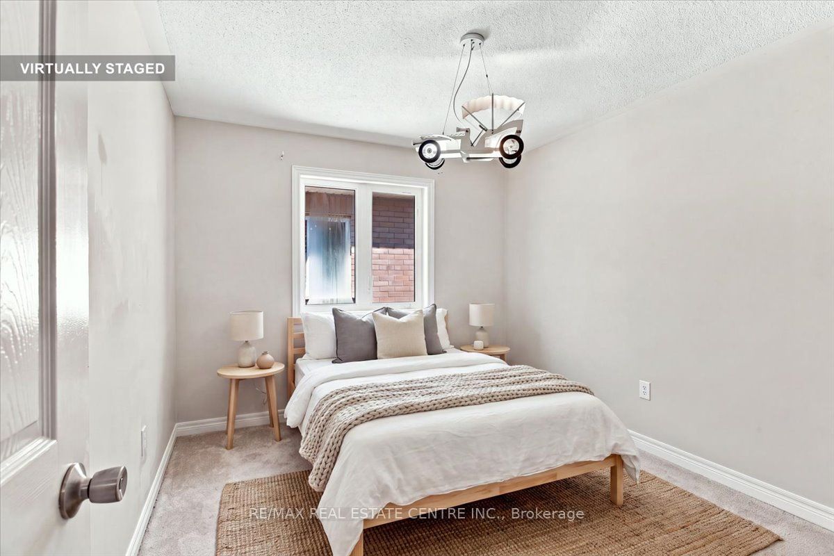 1053 Job Crescent Property Photo 27