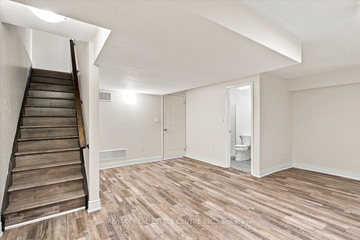1053 Job Crescent Property Photo 33