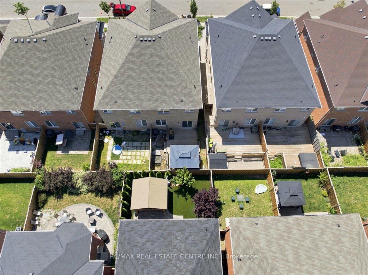 1053 Job Crescent Property Photo 40
