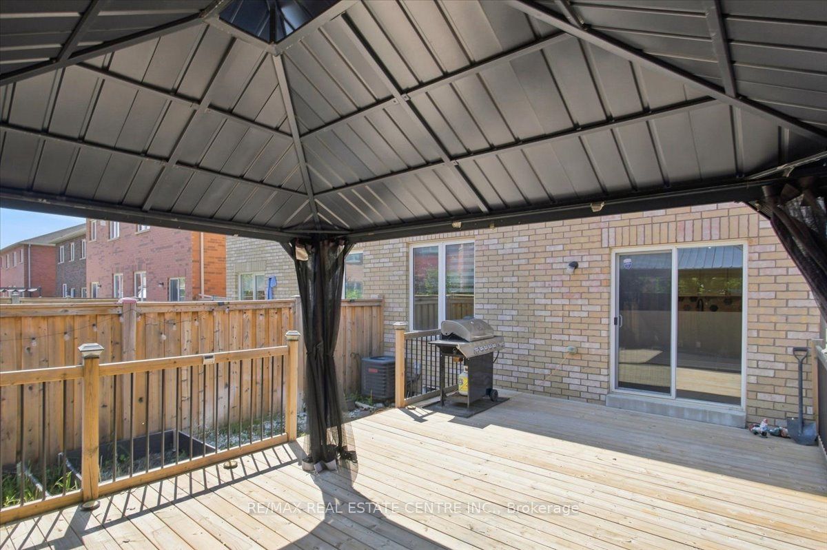 1053 Job Crescent Property Photo 42