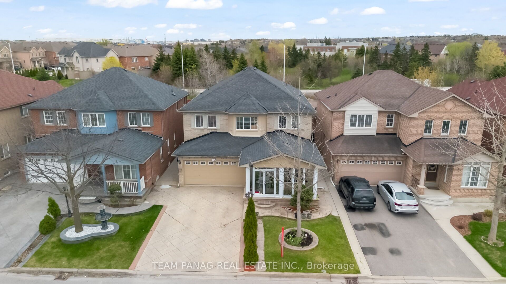 10 Hollowgrove Boulevard Property Photo 1