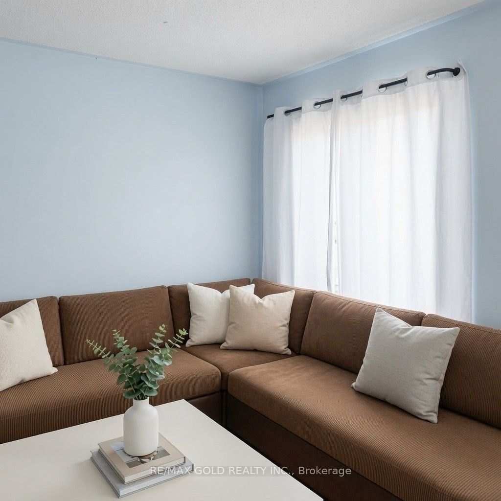 711 Ashprior Avenue Property Photo 3