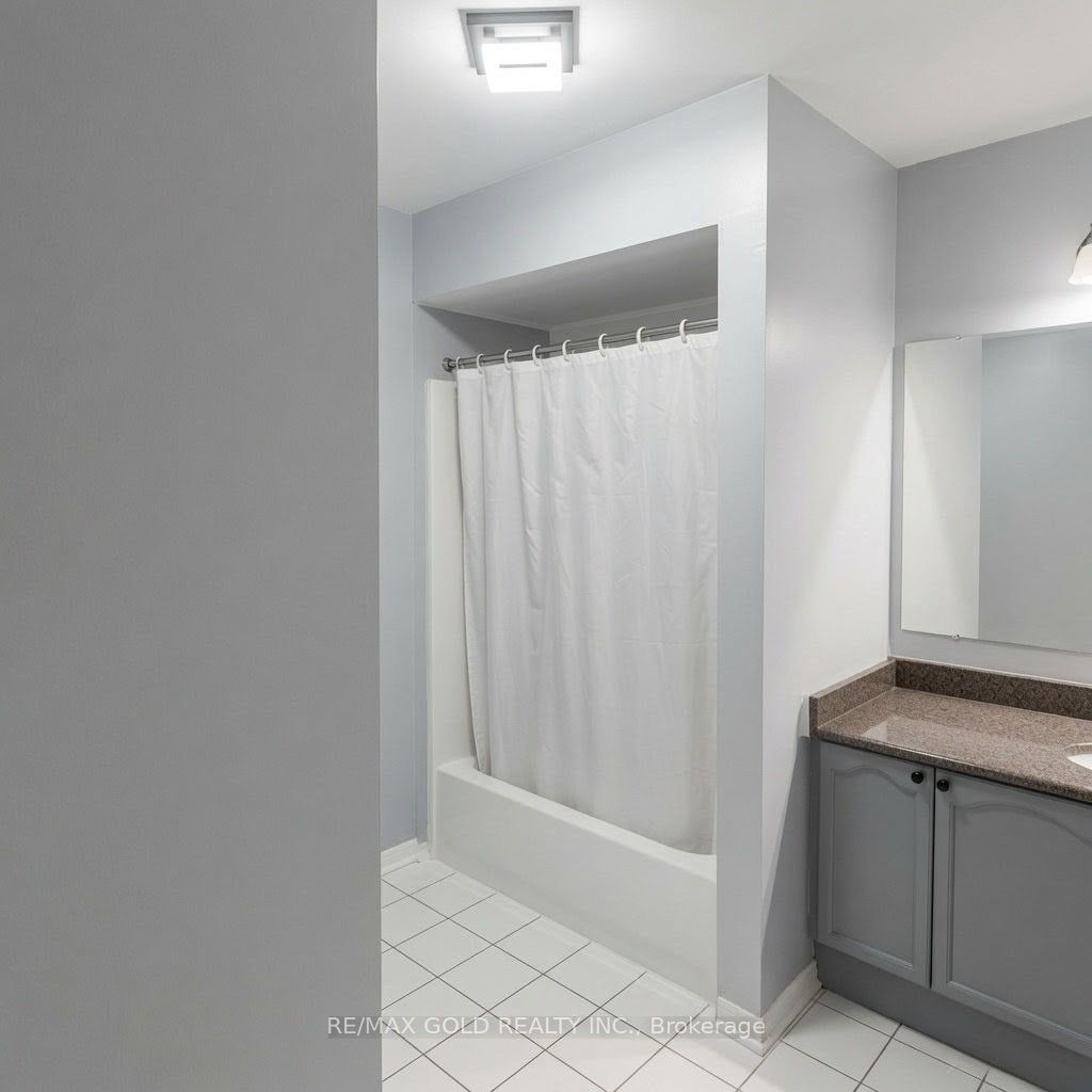711 Ashprior Avenue Property Photo 4