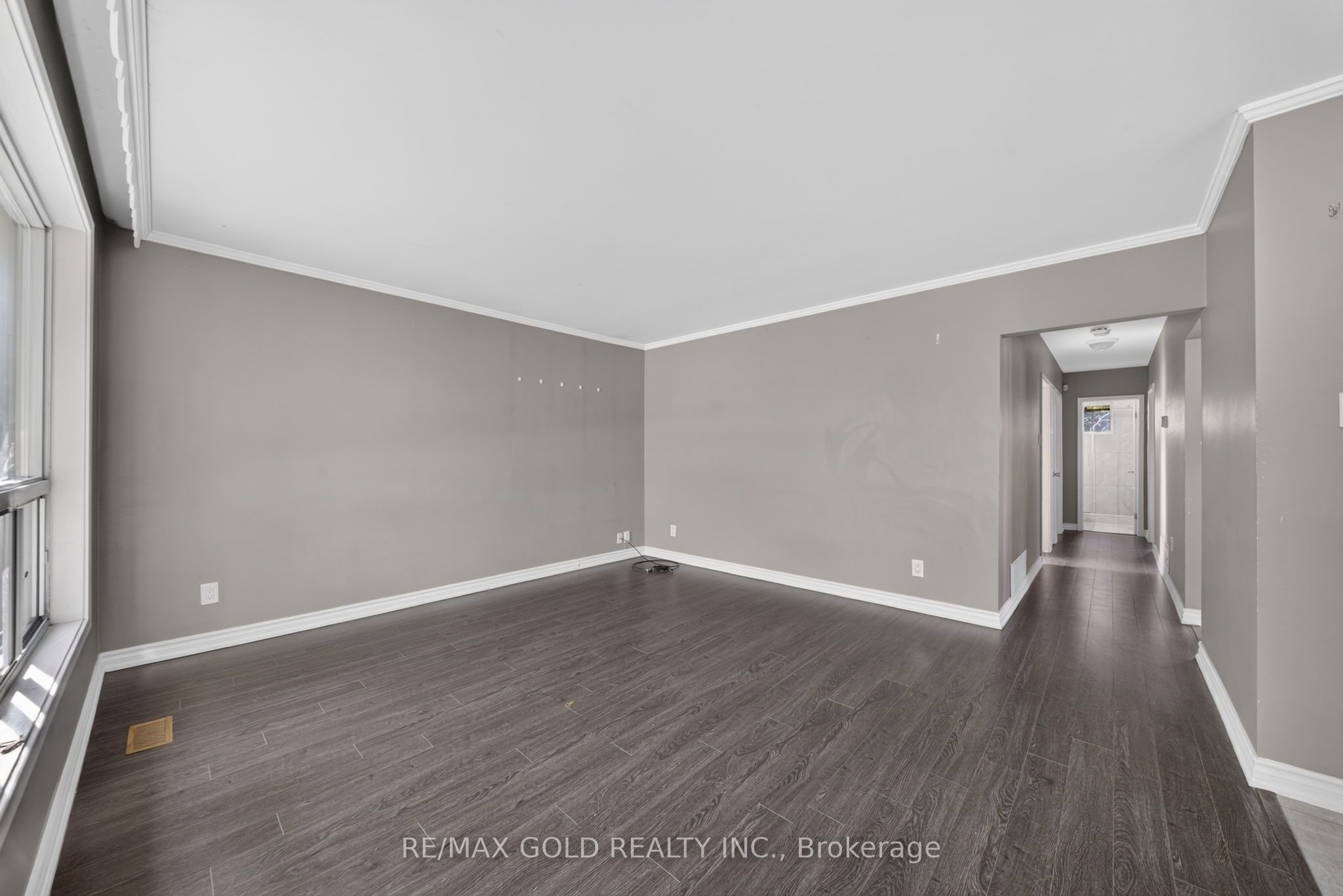 204 Taysham Crescent Upper Property Photo 4