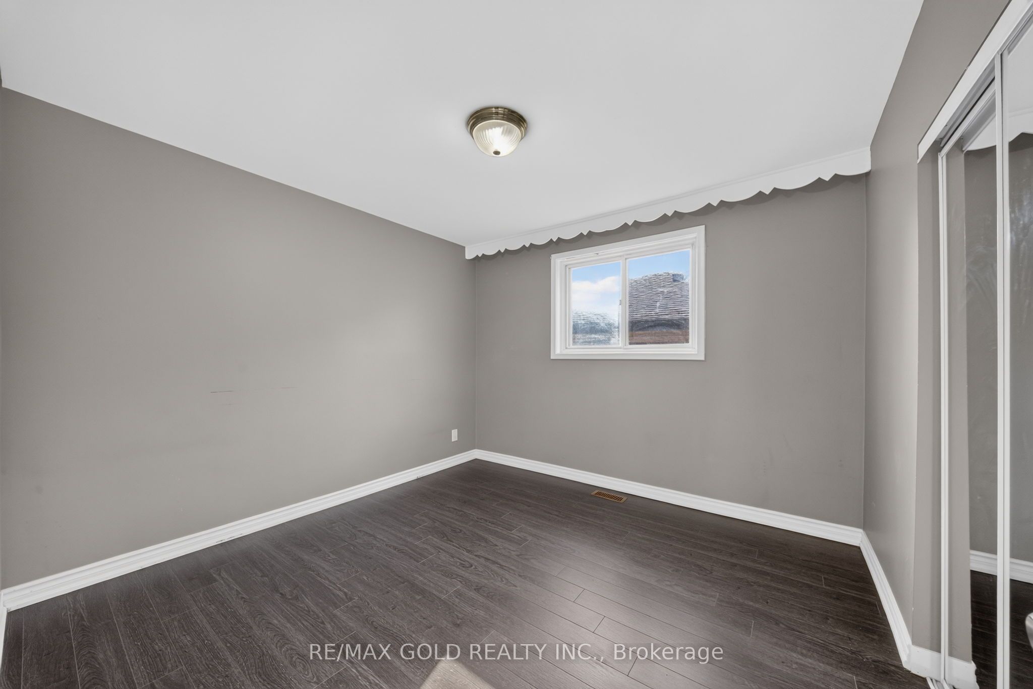 204 Taysham Crescent Upper Property Photo 8