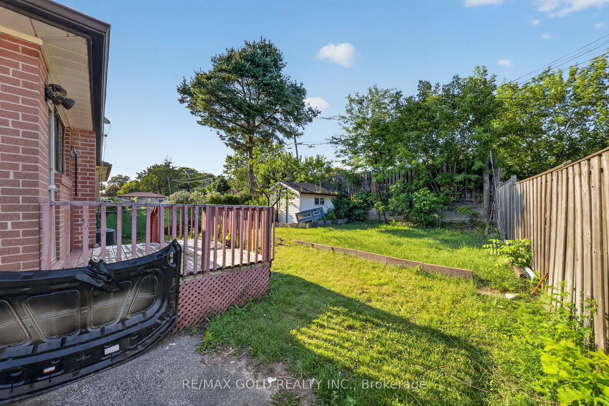 204 Taysham Crescent Upper Property Photo 12