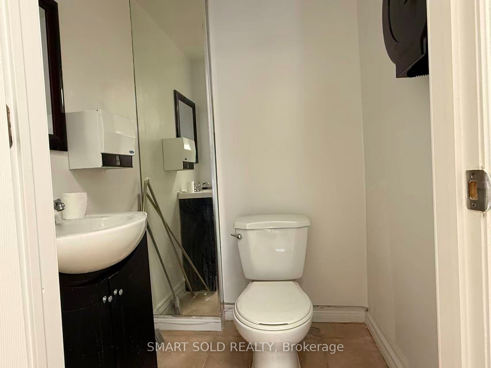 1590 Eglinton Avenue W Main Flr + Bsmt Property Photo 6