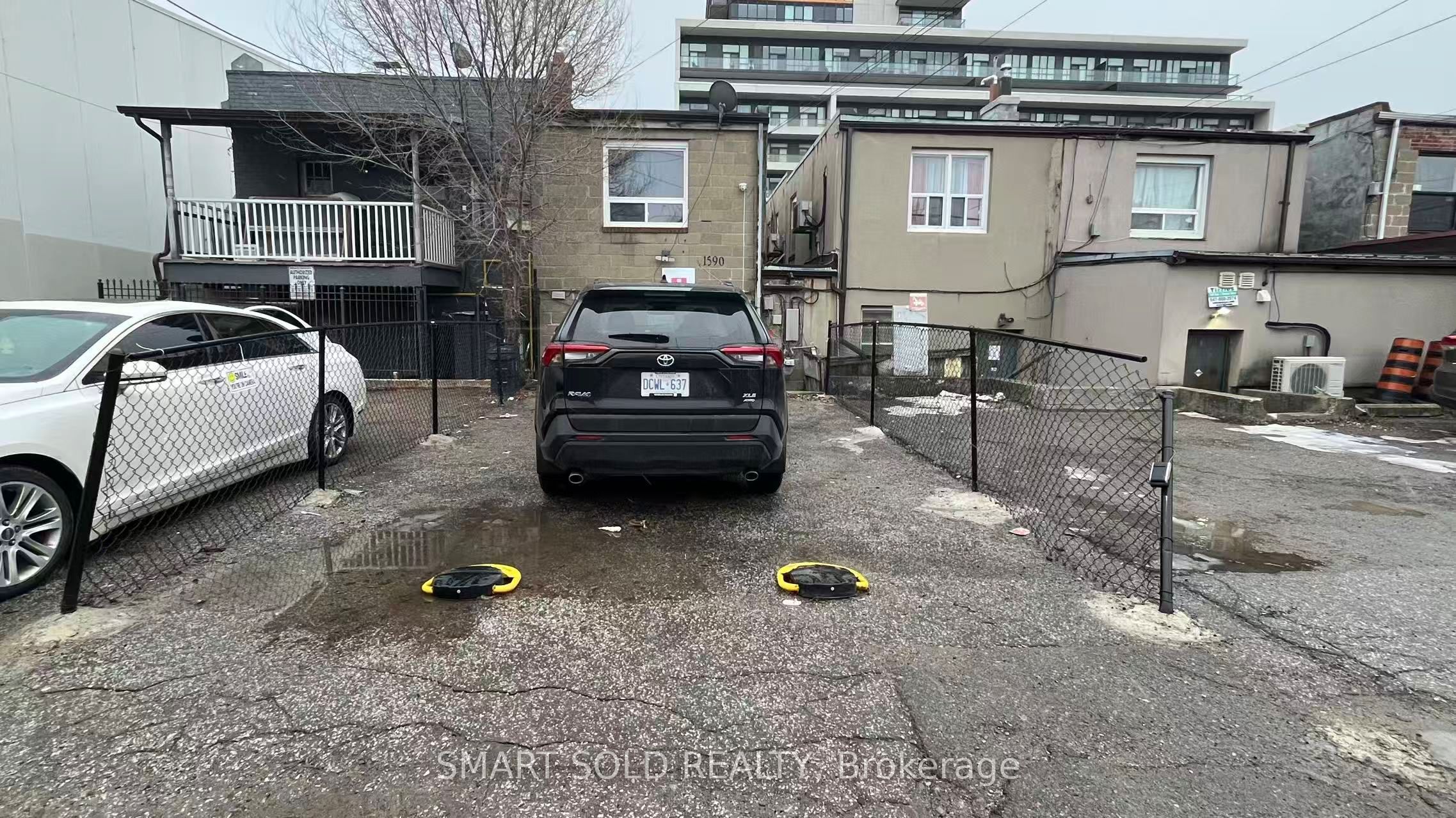 1590 Eglinton Avenue W Main Flr + Bsmt Property Photo 10