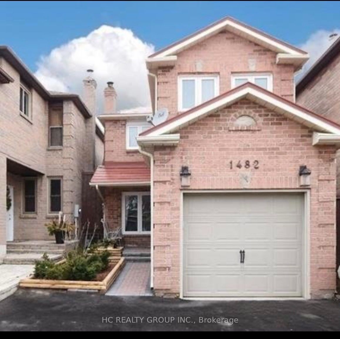 W13646124 Property Photo 1