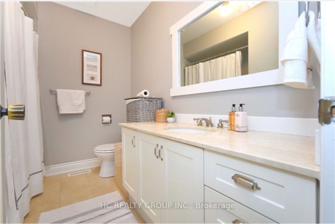 W13646124 Property Photo 7